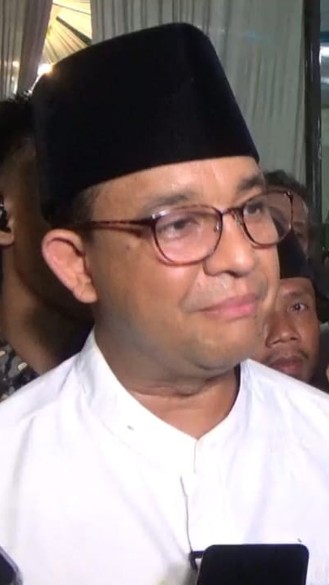 Anies Janji Bangun Stadion Berstandar FIFA di Sumbar<br>