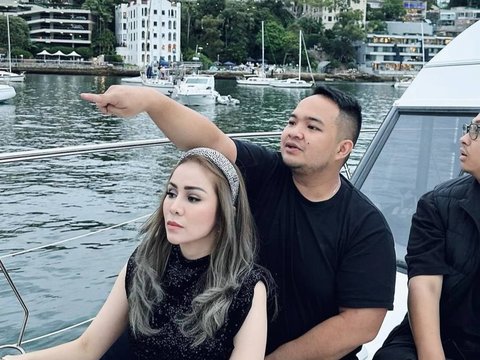 Potret Liburan Mewah Momo Geisha dan Keluarga di Australia, Naik Yacht