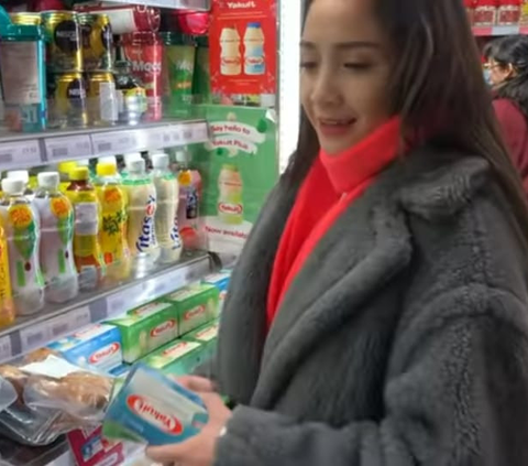 Potret Nagita Slavina Borong Belanjaan Sampai Beli Rice Cooker di Supermarket London: Seperlunya Aja Guys