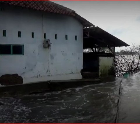 Kisah Kampung Mati Simonet Pekalongan, Ditinggalkan Penduduknya Karena Banjir Rob