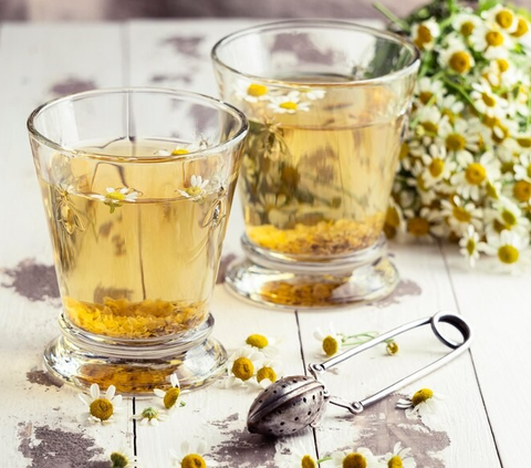 Dari memperkuat kekebalan tubuh hingga potensi meredakan kanker, chamomile telah terbukti sebagai obat herbal yang berharga.
