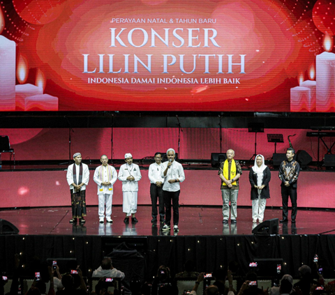 FOTO: Kekompakan Ganjar-Mahfud Menghadiri Perayaan Natal dan Tahun Baru 2024 di Konser Lilin Putih