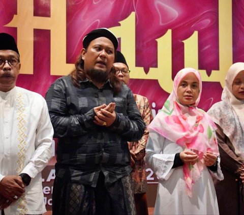 Siti Atikoh Ganjar Hadiri Haul Ke-7 KH Abdul Aziz Mashuri di Ponpes Al-Aziziyhah