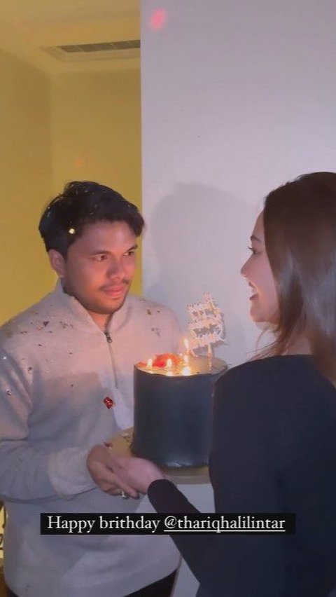Thariq pun memanjatkan doa di hari ulang tahunnya tersebut.