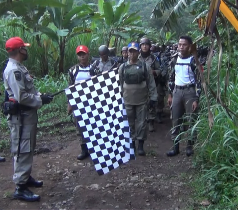 ⁠Di Gunung Keramat Tempat para Dewa ini Brimob Polri Mendapat Baret Biru, Zaman Kerajaan Tempat Mencari Kesaktian