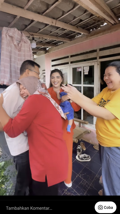 Momen Anang Hermansyah Dipeluk Erat Ibu-Ibu Sambil Histeris, Ashanty 'Enggak Apa-apa Ikhlas'
