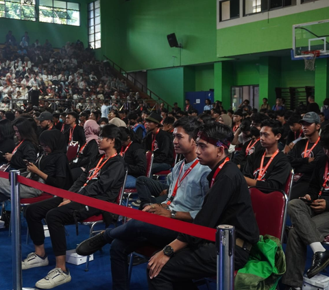 Ribuan aktivis mahasiswa dari berbagai kampus dan organisasi di seluruh Indonesia menghadiri Kongres Kaum Moeda Indonesia yang dilaksanakan oleh Formasi Indonesia Moeda (FIM) di Gedung Olah Raga Bulungan, Jakarta Selatan, Selasa (30/1/2024).