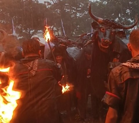 Temui Pasukan Mberot, Ganjar: Masyarakat Mengekspresikan Diri Sesuai Hak Demokrasinya