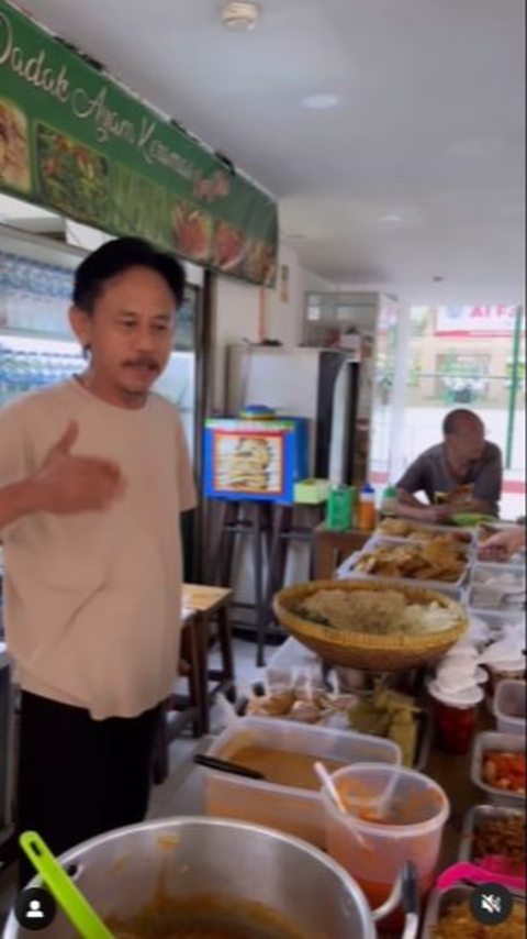 Jadi Aktor Terkenal, Intip Foto-foto Epy Kusnandar Tak Malu Jualan dengan Membuka Warung Makan 'Meski Sedikit yang Penting Halal & Berkah'<br>