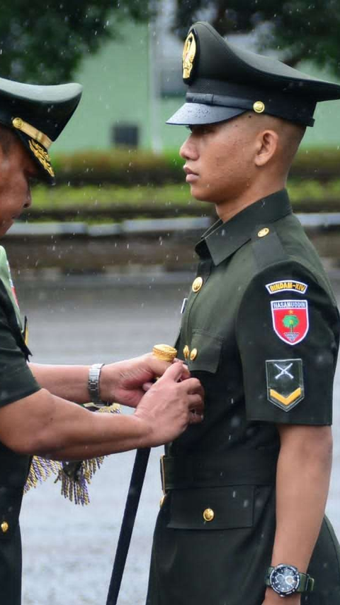 Bapaknya Kopral TNI, Begini Pertemuan dengan Sang Anak yang Punya Pangkat Lebih Tinggi <br>