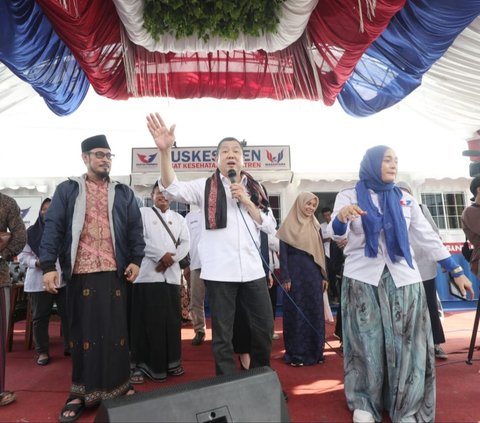 FOTO: Momen Istri Ganjar Pranowo Resmikan Pusat Kesehatan untuk Dua Pesantren