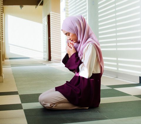 Reading Prayer Before Sleep to Avoid Being Crushed and Protected from Devil's Disturbance