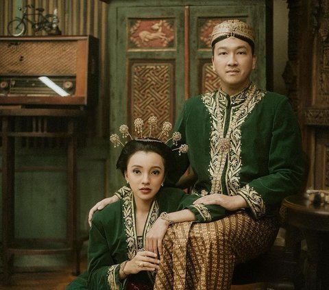 Portrait of Nadia Soekarno and Kama Sukarno's Pre-Wedding, Wearing Soraya Haque's Used Wedding Dress