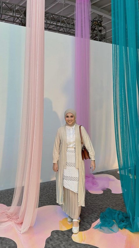 Look 3: Combination of Pleated Skirt and Elegant Tunik Outer