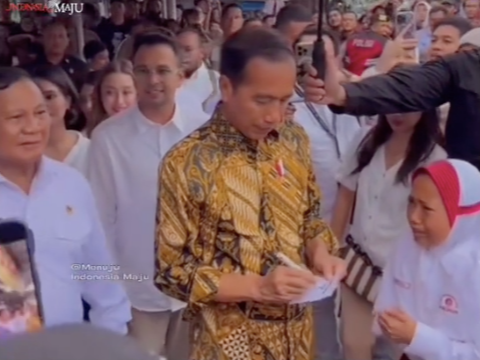 Dipesan Jokowi 600 Porsi, Pemilik Warung Bakso Pak Sholeh Menangis Sesenggukan sampai Sungkem ke Presiden