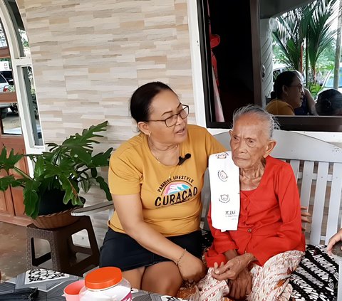 The Story of Mbah Sakinem, a 103-Year-Old Grandfather Witness to the Dramatic Journey of Javanese Immigrants to Suriname Feels Deceived by His Own People