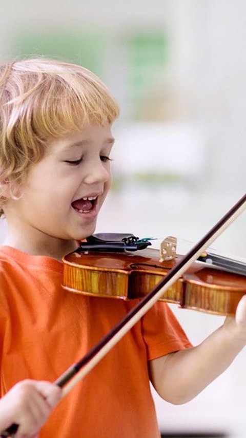 <b>Manfaat Bermain Alat Musik bagi Anak, Bantu Kembangkan Kognitif si Kecil</b>