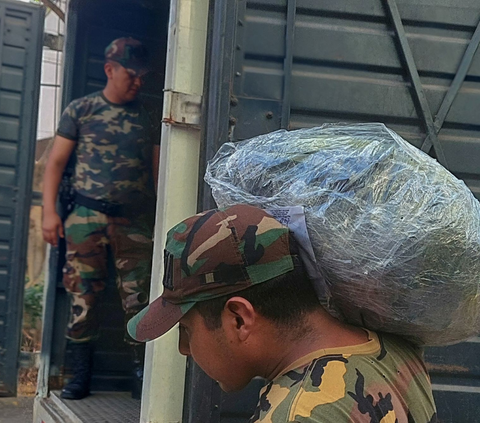 FOTO: Penampakan 7,2 Ton Narkotika Jenis Kokain yang Akan Dikirim ke Belgia Berhasil Diamankan Peru