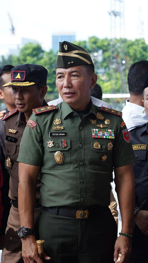 Tak lagi Pegang Komando Kodam, Jenderal Bintang 2 TNI Tulis Pesan Menyentuh Singgung Nama Besar  