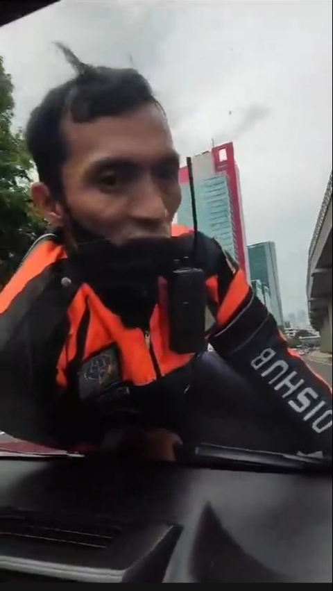 Viral Anggota Dishub Cekcok hingga Dibawa di Kap Mobil, Begini Duduk Perkaranya