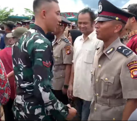 Tangis dan Haru, Momen Anggota TNI Tinju Perut Sang Adik Polisi Usai Pelantikan di SPN Polda Kalbar Singkawang