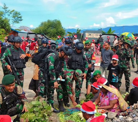 ⁠Pakai Rompi Anti-Peluru, Letjen TNI Saleh Sampai Tembus Hutan Sapa Pasukan Pandawa Kostrad