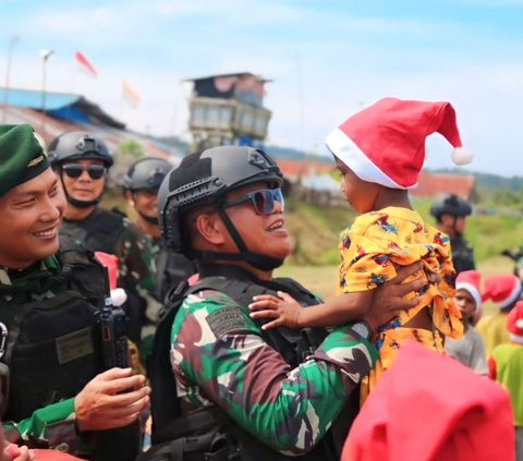 ⁠Pakai Rompi Anti-Peluru, Letjen TNI Saleh Sampai Tembus Hutan Sapa Pasukan Pandawa Kostrad