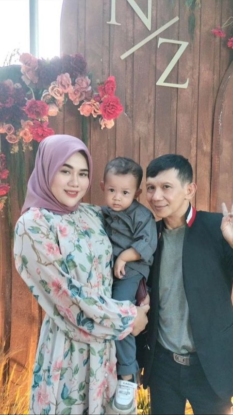 Every time Ginanjar posts a photo with his wife and child, the public prays for them to remain harmonious and lasting.