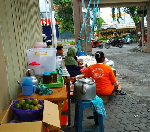 Mencicipi Pecel Legendaris Surabaya yang Buka Tengah Malam, Pelanggannya Orang Pulang Dugem