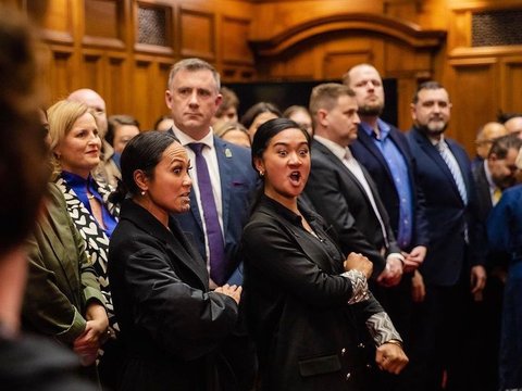 Anggota Parlemen Termuda Selandia Baru Getarkan Gedung Dewan, Bawakan Tarian Haka di Tengah Rapat