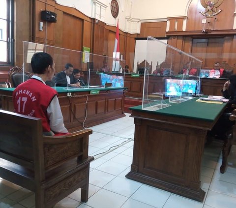 Roy Terbukti Bunuh Mahasiswi Ubaya, Divonis 20 Tahun Penjara