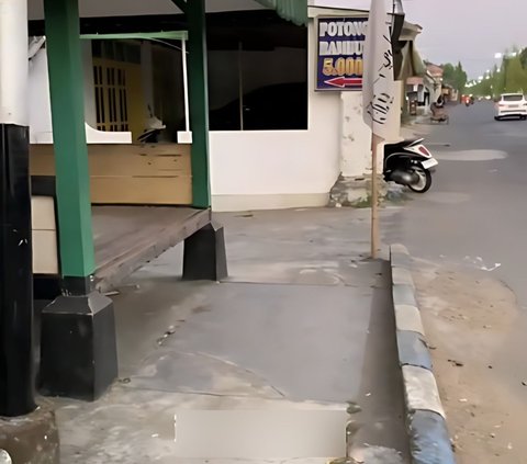 Unexpectedly, the sidewalk in front of the Pos Ronda in Ponorogo is a Silent Witness to Dutch Historical Heritage