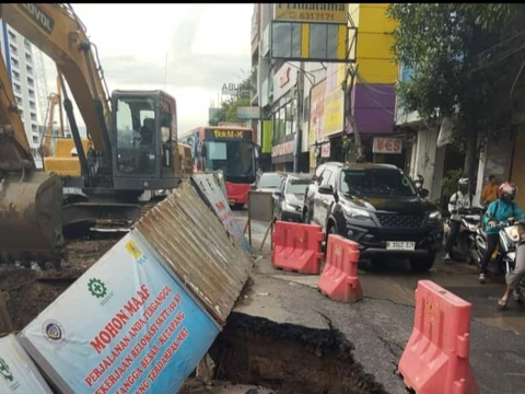 Ini Penyebab Jalan di Olimo Jakarta Barat Amblas