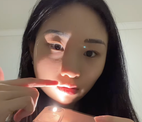 Know the Areas of the Face That Need Concealer, Just Use a Flashlight