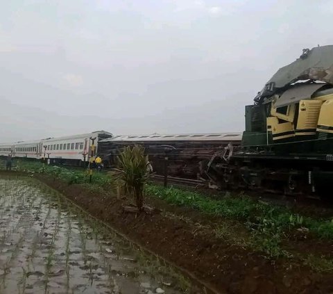 Photos of 2 Train Collisions in Cicalengka Bandung