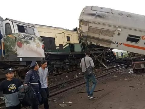 Collision between Turangga Train and Bandung Raya Train, Latest Appearance of Derailment Carriage