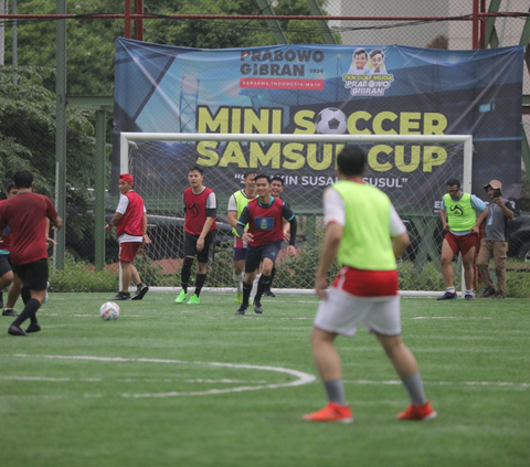 Aksi Kaesang Main Bola di Samsul Cup Prabowo-Gibran, Dekatkan Pemilih dengan Paslon