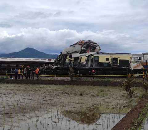 KA Turangga & KA Lokal 'Adu Banteng' di Cicalengka, Ini Penyebab Kereta Api Tak Bisa Rem Mendadak