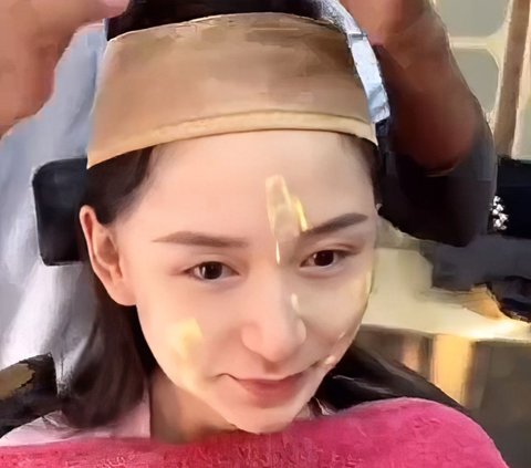 LOL! Female Tourist Wants to Try Indian Facial Treatment, Instead of Glowing Her Face, It Gets Messed Up and Causes Trauma