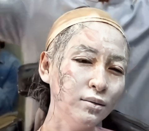 LOL! Female Tourist Wants to Try Indian Facial Treatment, Instead of Glowing Her Face, It Gets Messed Up and Causes Trauma