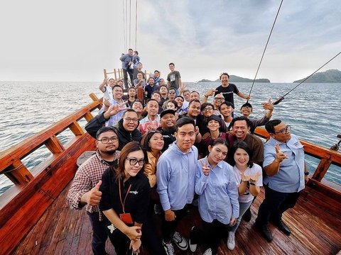 Known for Being Indifferent, Gibran Rakabuming Showcases Romantic Portraits with Selvi Ananda in Labuan Bajo