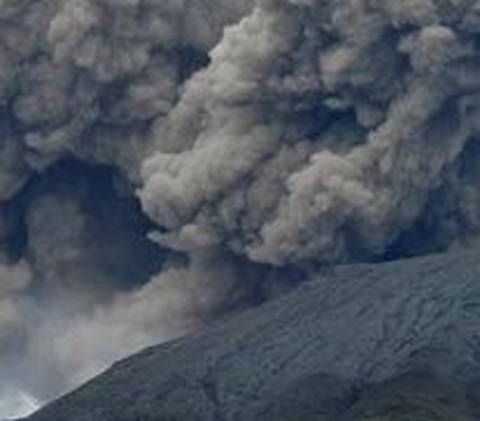 Gunung Marapi Erupsi, Bandara Internasional Minangkabau Padang Ditutup Sementara