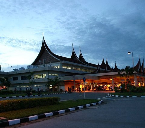 Gunung Marapi Erupsi, Bandara Internasional Minangkabau Padang Ditutup Sementara