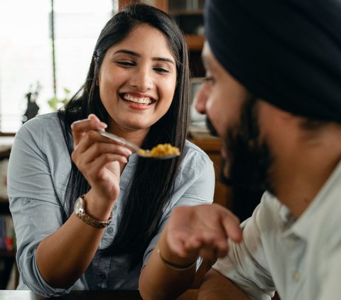 Misteri 10 Arti Mimpi Makan Nasi: Pertanda Rezeki atau Hanya Ilusi?