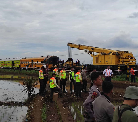 PT KAI Targetkan Jalur Kereta Api di Cicalengka Bisa Dilalui Besok Pagi