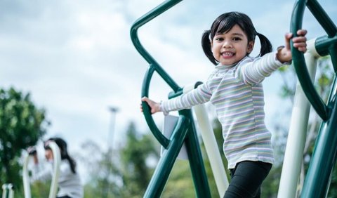 2. Perkenalkan Anak pada Lingkungan Luar