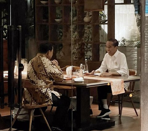 Unggah Foto Makan Malam dengan Jokowi, Prabowo: Selamat Berakhir Pekan