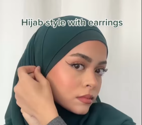 Square Chiffon Hijab Tutorial with Earring Touch