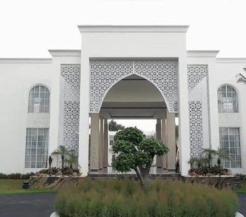 Potret Mewah Rumah Ustaz Solmed dan April Jamine, Luas Setengah Hektare dan Fasilitas Lengkap