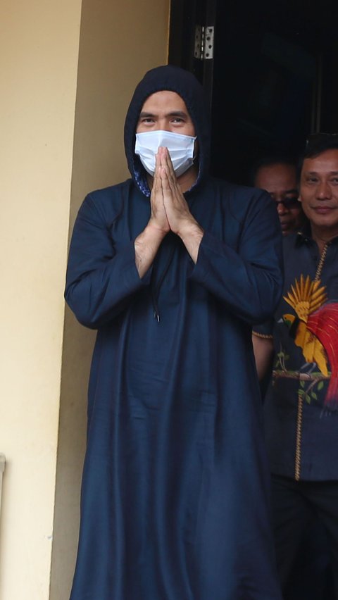 FOTO: Ekspresi Saipul Jamil Dibebaskan Usai Heboh Ditangkap Polisi di Pinggir Jalan